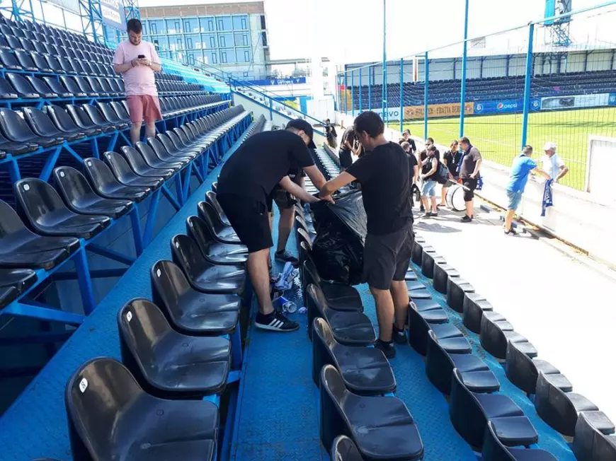 Mesaj dur pentru Ciprian Marica din partea galeriei Farului: ”Farul are meci / Salvatorule, eşti la plajă? Vezi să nu te îneci”