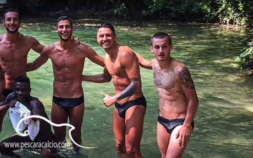 Cine este iubita lui Alexandru Mitriță, eroul Craiovei cu Dinamo. Selecționerul se bazează pe cel comparat cu ”Hitler” pentru driblingul său ucigaș. Familie, tatuaje, rap, religie