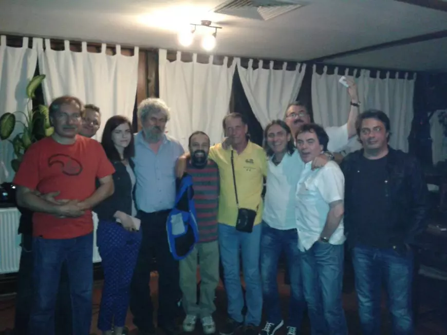 Ioan Gyuri Pascu, comemorat pe acorduri de chitară. Spectacolul "Din dragoste pentru Gyuri" a adunat zeci de artiști la Agnita