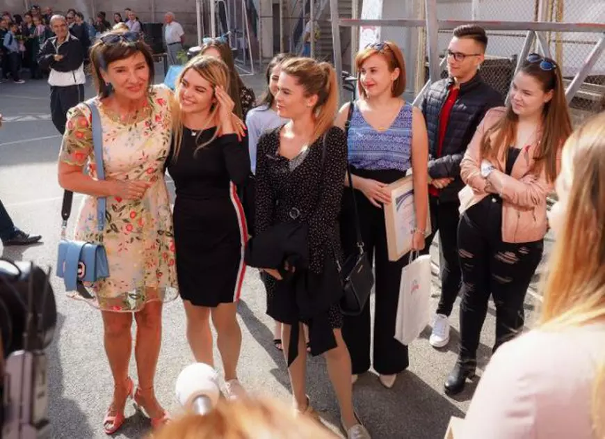 Carmen-Iohannis-prima-zi-de-scoala