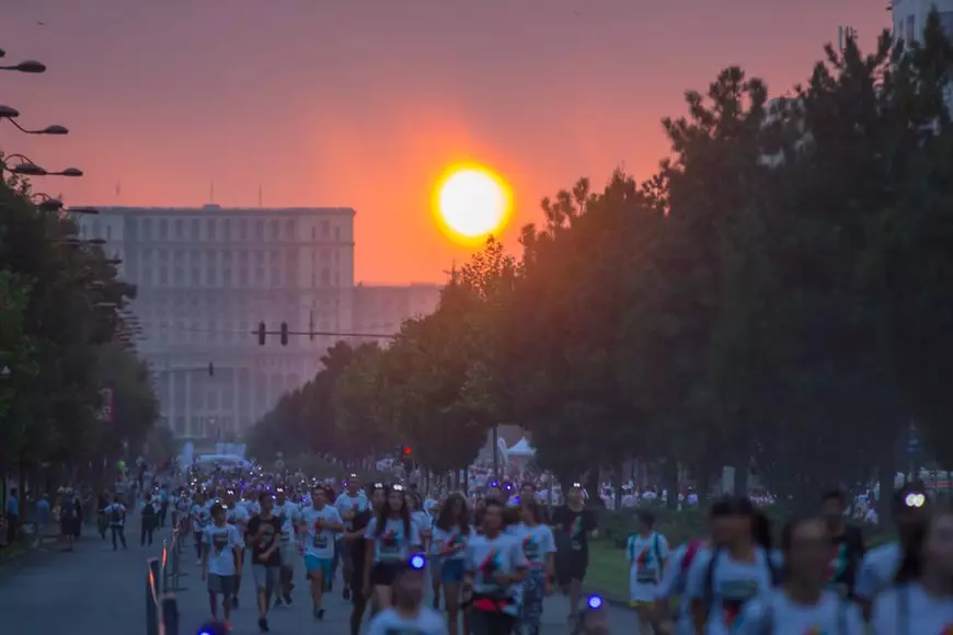 The Color Run, explozie de culoare în centrul Bucureștiului. ”Murdăriți” în culorile curcubeului