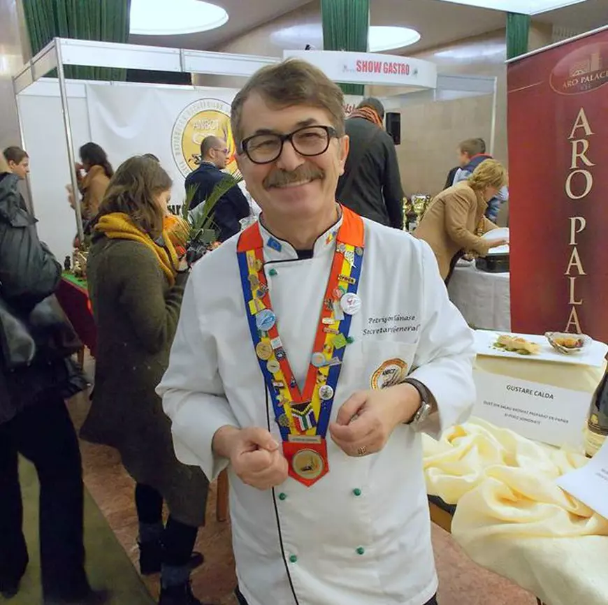 Bucătarul-vedetă Petrișor Tănase și-a deschis bistrou în buricul Bucureștiului