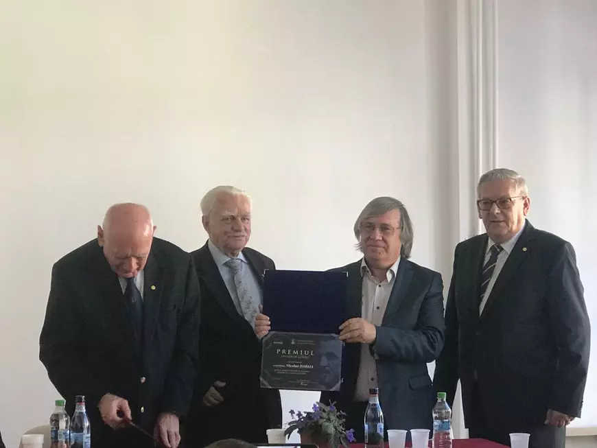 (P) Trei academicieni iluștri din Republica Moldova au devenit comandori ai Ordinului Militar de România