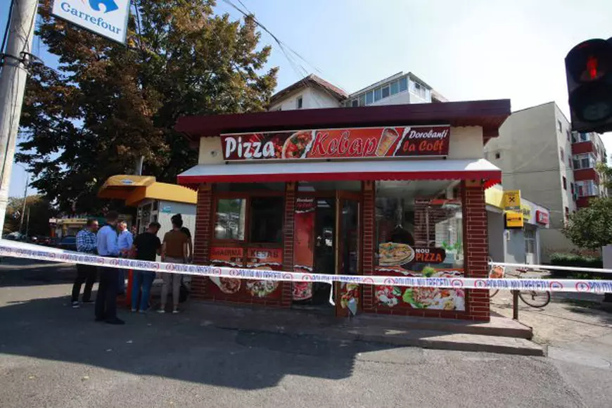 UPDATE: Atac extrem de violent cu bâte și macete la o pizzerie din Buzău. Șase indivizi au cerut patronului taxă de protecție/FOTO