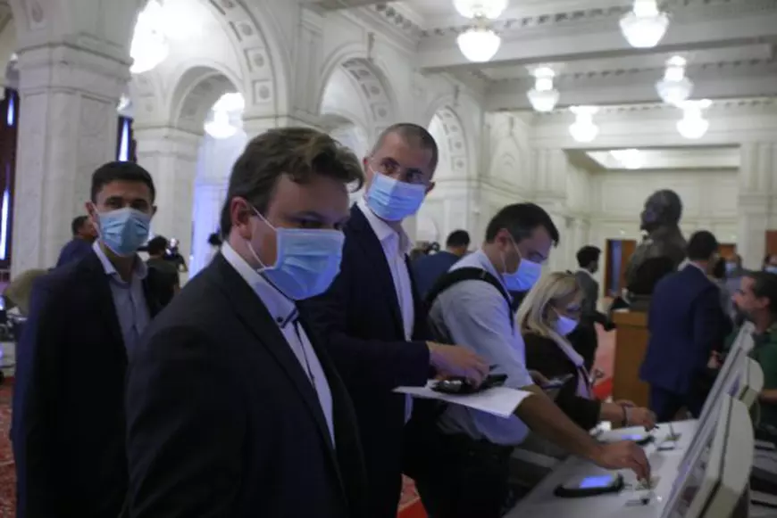 VIDEOREPORTAJ/Parlamentarii s-au întors la muncă. ”Nu toți am avut concediu. Eu sunt mai vulcanic, mi-am încărcat bateriile într-o săptămână”