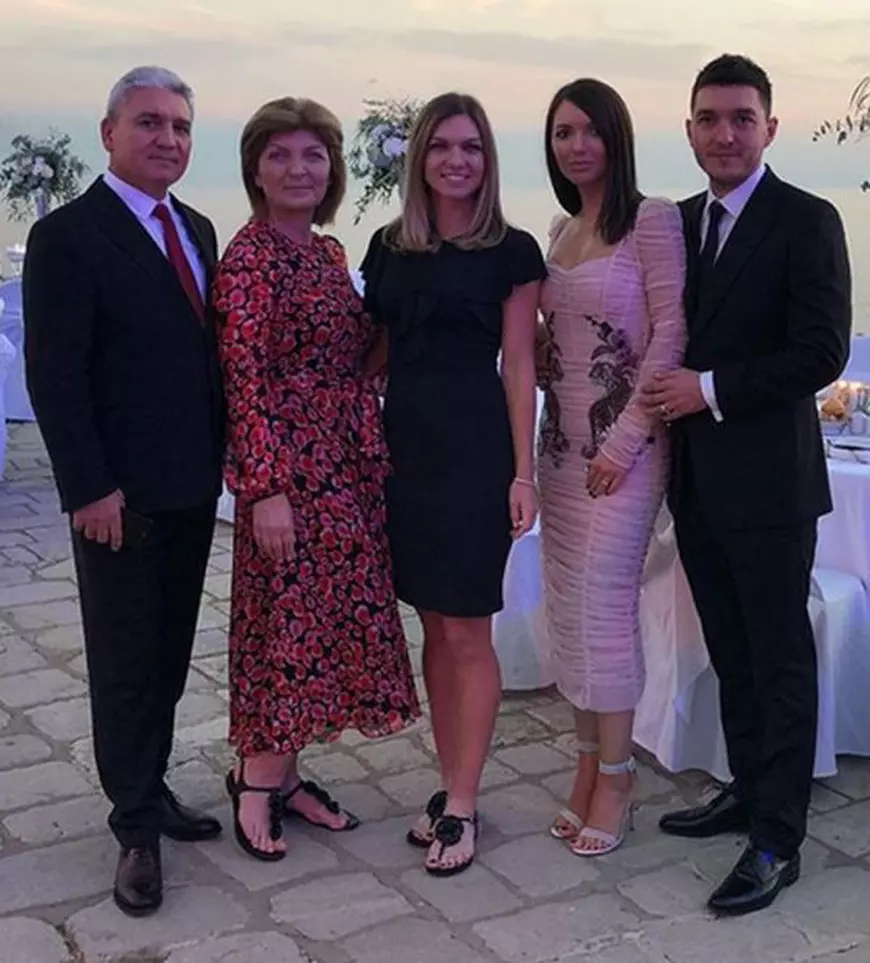 FOTO | Simona Halep, provocare pentru fanii de pe rețelele de socializare: ”Să vedem dacă ghiciți unde mă aflu?”. Ce răspunsuri a primit. Merge la nuntă