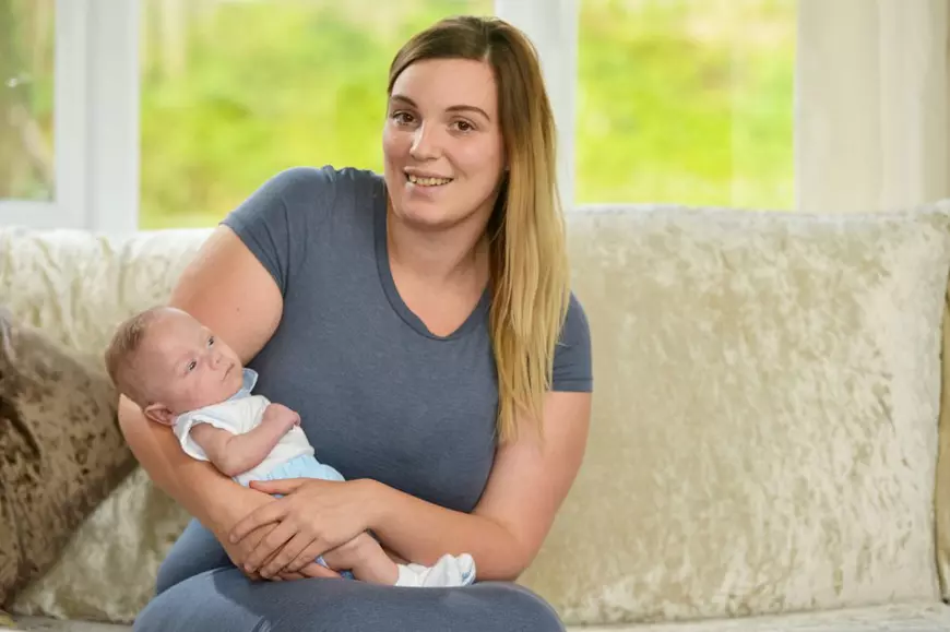 Un băiețel care cântărea cât o conservă la naștere