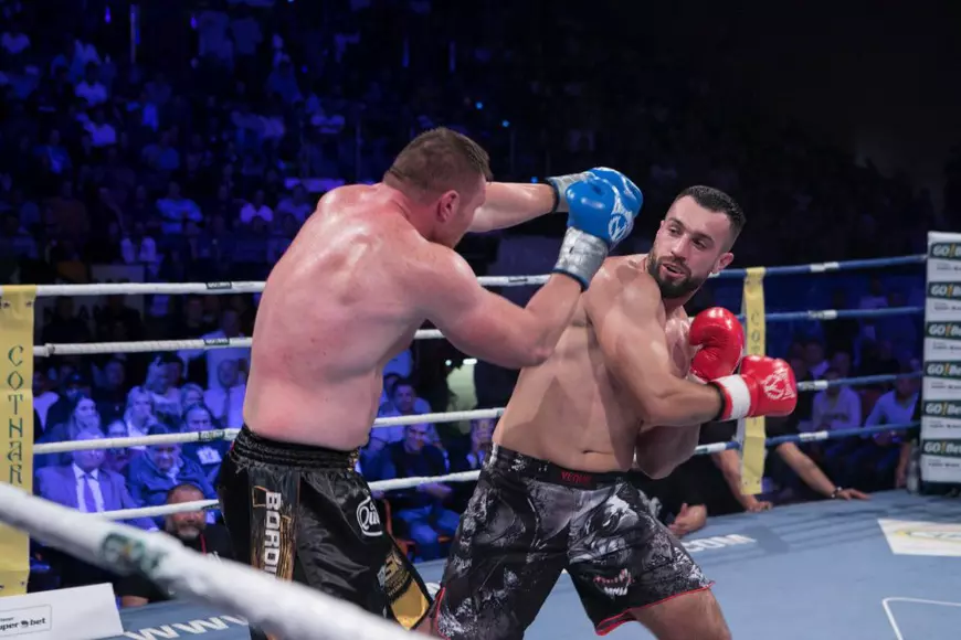 Luptătorul Sebastian Cozmâncă l-a făcut KO