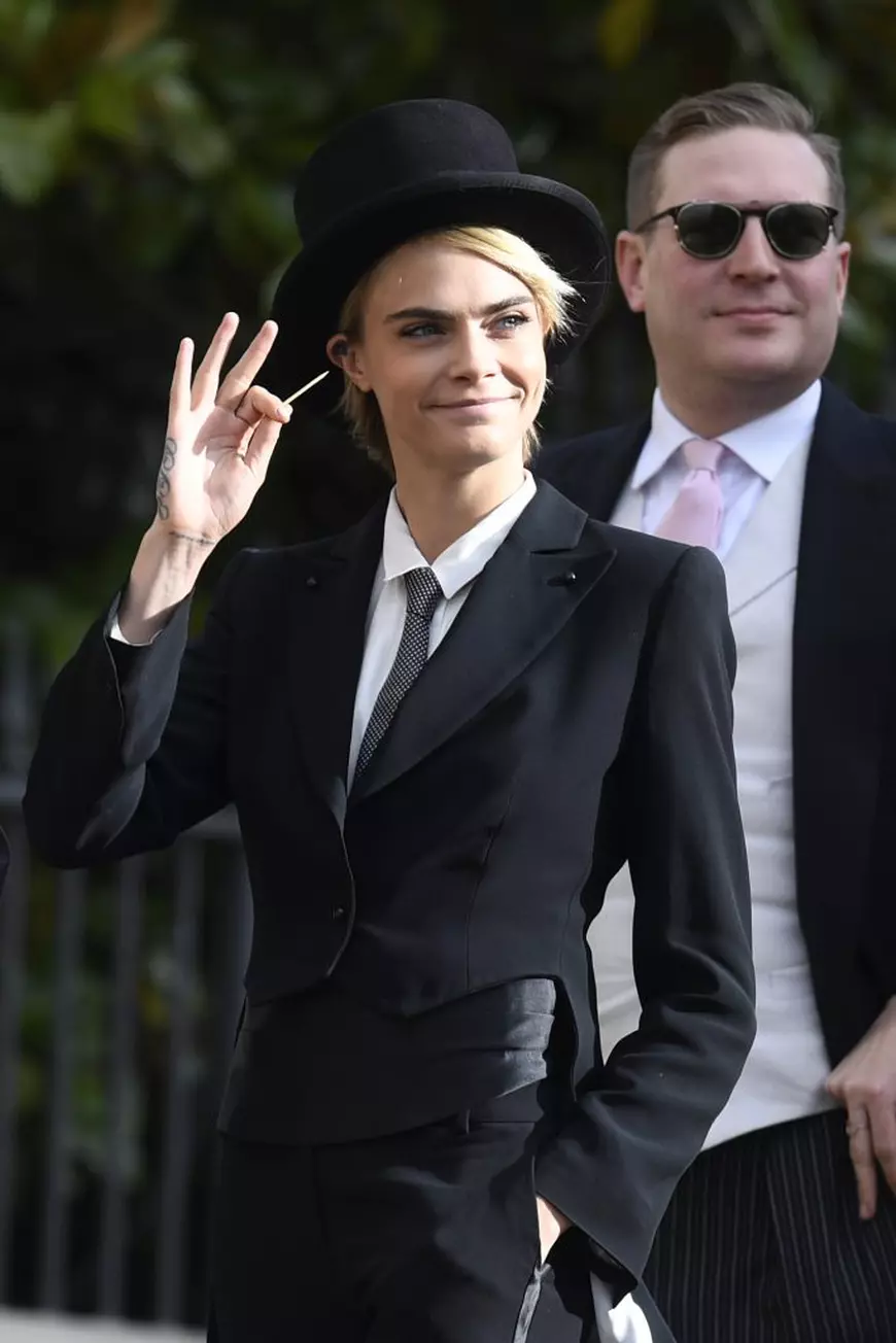 FOTO| Cara Delevingne a șocat la nunta regală a prințesei Eugenie. Cum s-a putut îmbrăca modelul la ceremonia de la biserică