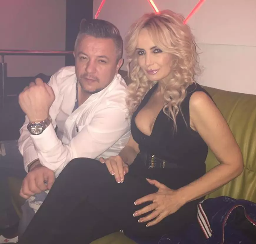 Daniela Györfi n-a lăsat durerile de spate s-o țină departe de scenă. A defilat în lenjerie intimă, la 50 de ani