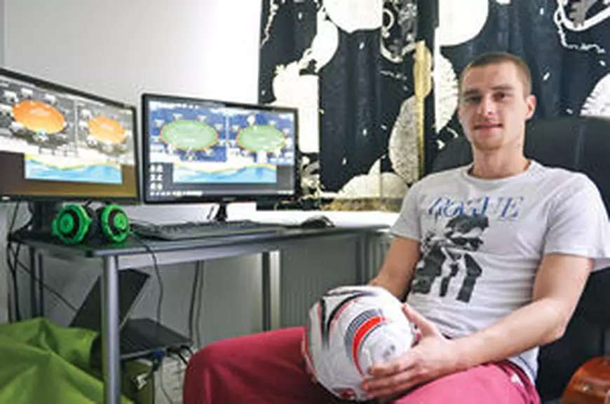 Alexandru Vagner explică de ce a lăsat fotbalul pentru poker: "Muream de foame!". Are 120 de meciuri în Liga 1, acum își câștigă banii din jocurile de noroc online