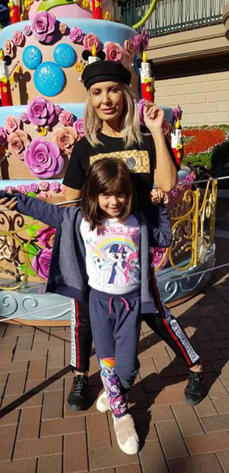Daniela Györfi și-a dus fetița la Disneyland. “Am colindat Parisul, am fost și cu metroul. Am mers și la Luvru