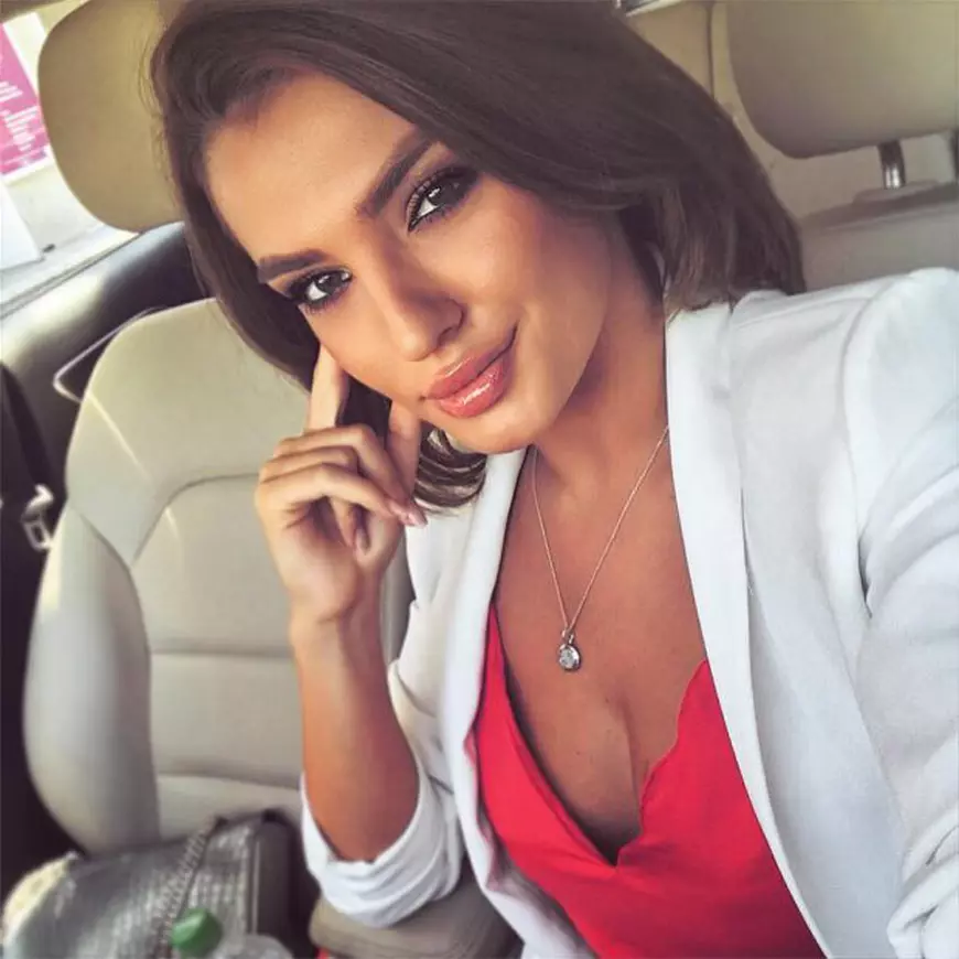 VIDEO/Fiica lui Adrian Enache vrea să combine avocatura cu muzica. Le va cânta la nunți clienților și-i va reprezenta la divorț