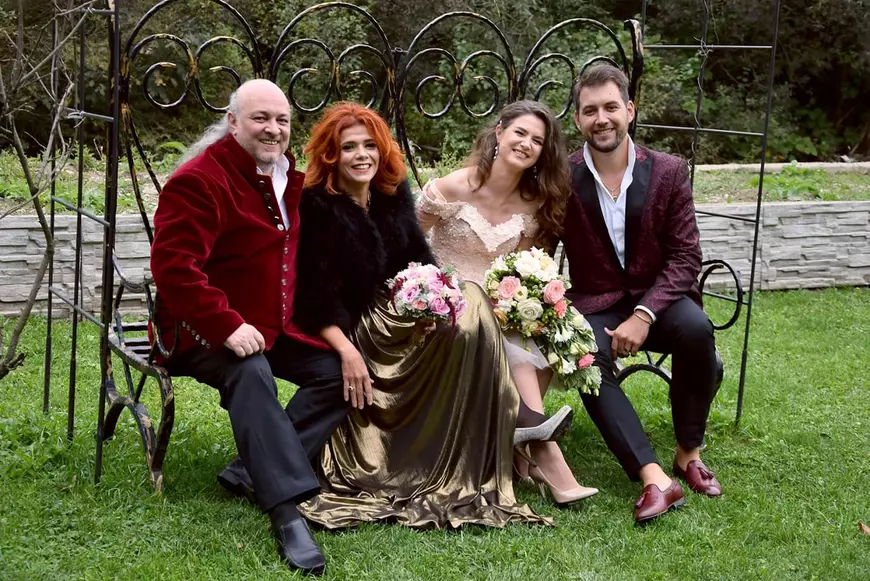 Marius Dragomir s-a căsătorit după 17 ani de relație. "Am făcut cununia religioasă chiar în ziua aniversării noastre"