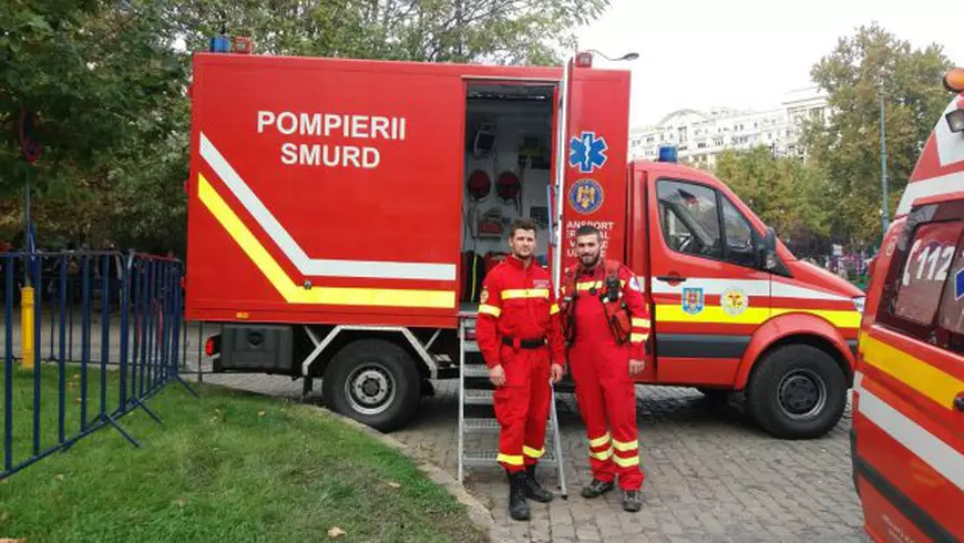 Zeci de persoane au leșinat stând la coadă la Patriarhie