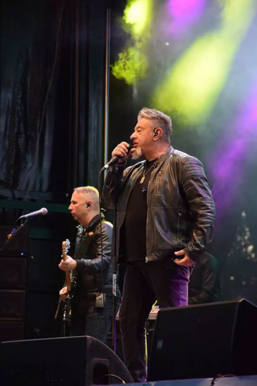 Campioni la răzgândiri. Trupa Proconsul a renunțat iar la un recital anunțat pentru unul plătit