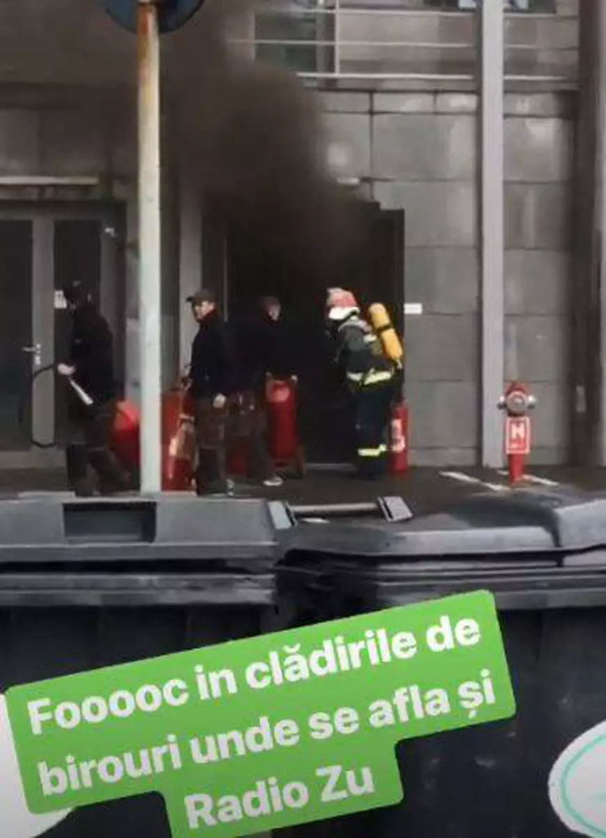 Clădirea Radio ZU, evacuată în urma unui incendiu. Daniel Buzdugan: "Știți ce piesă era la radio? Aprinde scânteia"