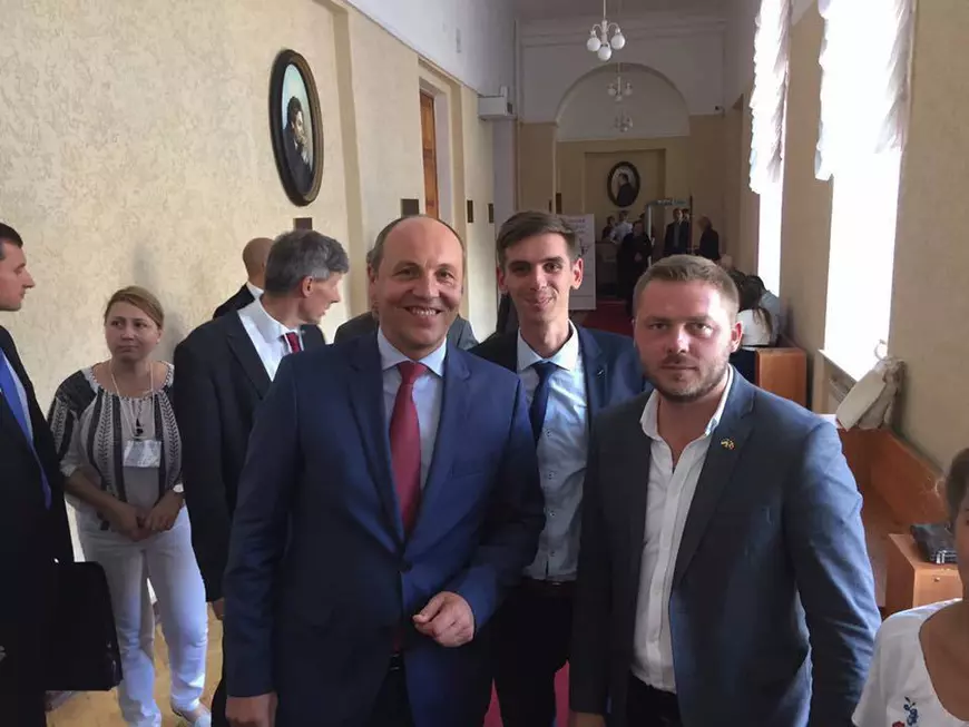 EXCLUSIV. Românul care e vicepreședintele unei organizații mondiale de ucraineni transmite pentru Libertatea chiar din Parlamentul Ucrainei: "Armata se mobilizează deja, toată lumea e confuză". Ce se întâmplă dacă trece legea marțială