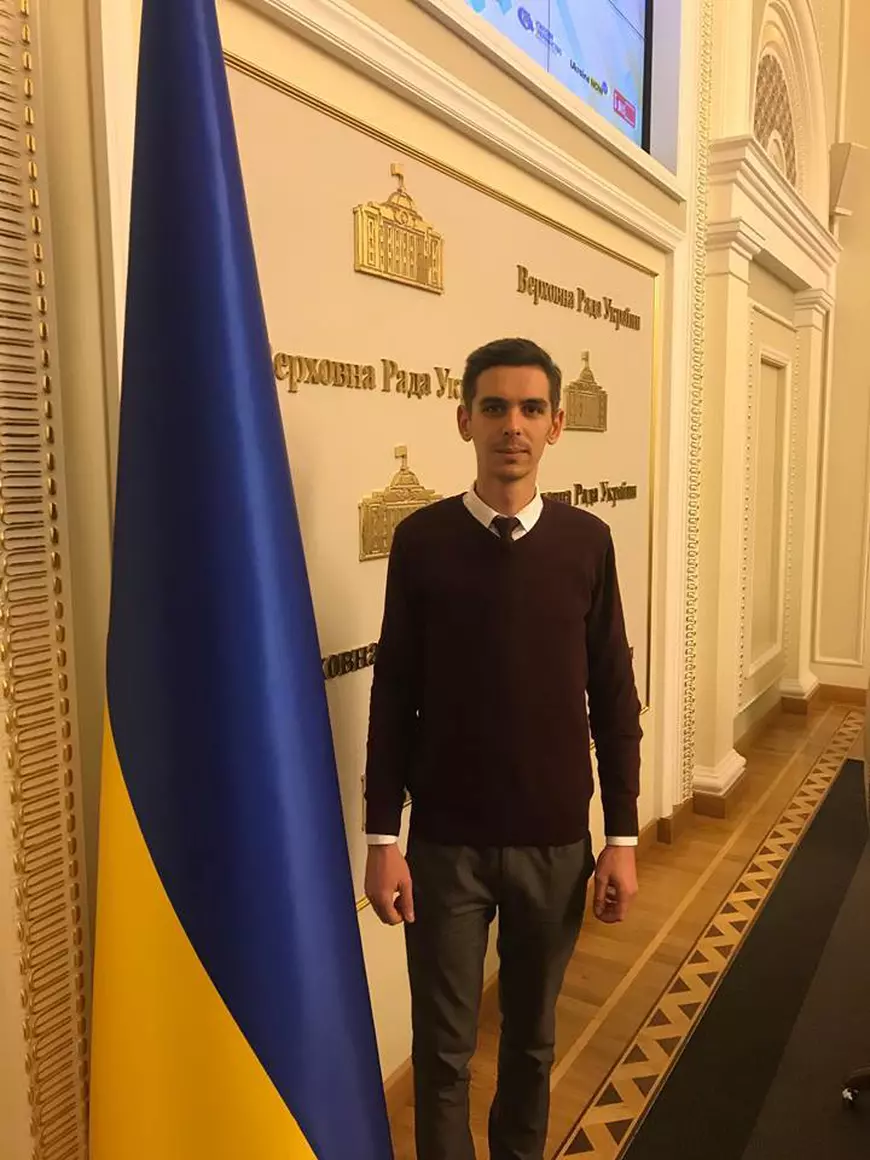 EXCLUSIV. Românul care e vicepreședintele unei organizații mondiale de ucraineni transmite pentru Libertatea chiar din Parlamentul Ucrainei: "Armata se mobilizează deja, toată lumea e confuză". Ce se întâmplă dacă trece legea marțială