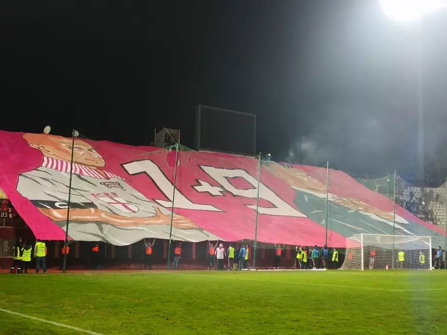 FOTO/Daniel Pancu, în genunchi în fața fanilor rapidiști! Declarație de dragoste pentru suporteri, la ultimul meci oficial pe stadionul Giulești: „De asta nu am jucat la Steaua, la Dinamo, datorită lor!”