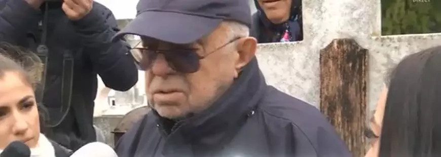 Alexandru Arșinel, în lacrimi la parastasul Stelei Popescu. "Câte cuvinte nu sunt de spus"