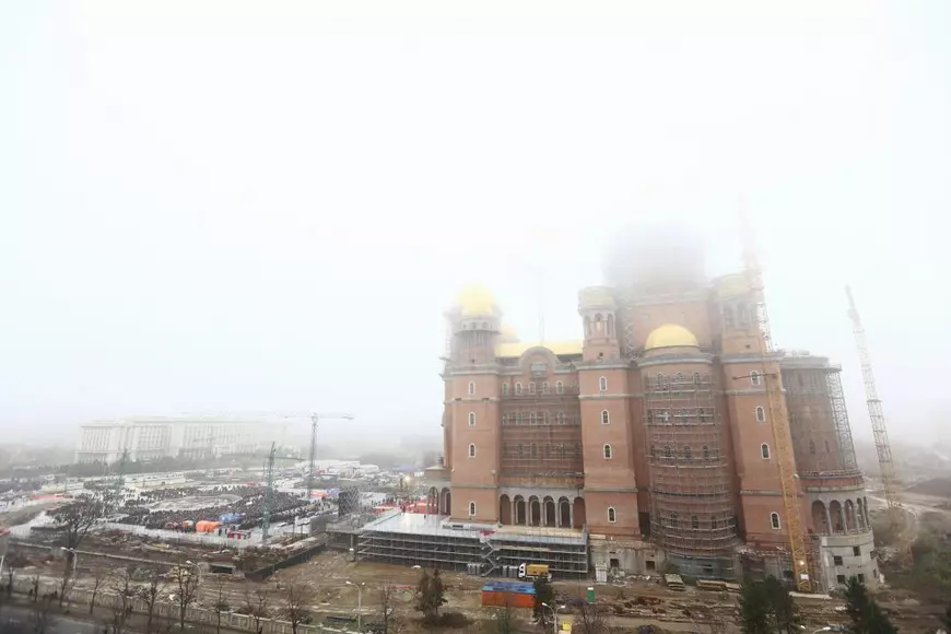 Catedrala Mântuirii Neamului, de vânzare pe OLX