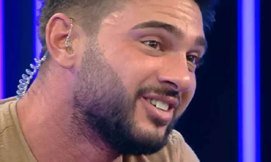 Dorian Popa a rămas cu dinții în mână. Ce s-a întâmplat cu fațetele artistului. “Îi țin ca bătrânul în pahar”