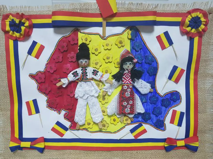 FOTO/ În ie de Centenar. Zeci de mii de elevi și profesori din Vaslui vor veni la școală îmbrăcați în straie populare