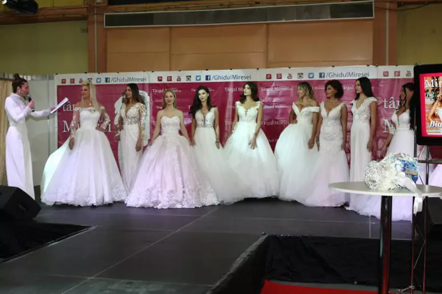 Campioni la răzgândiri. Trupa Proconsul a renunțat iar la un recital anunțat pentru unul plătit