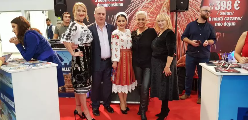 Cântăreața de muzică populară Letiția Moisescu și-a tatuat o arie