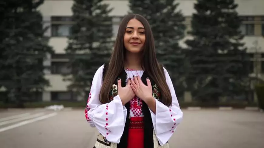 Nicole Cherry apare într-un clip dedicat Centenarului