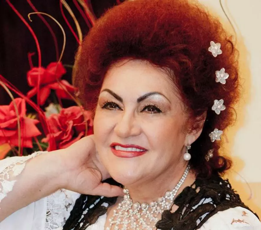 Ii și botox, opinci și silicoane. Vedetele muzicii populare s-au împrietenit cu bisturiul medicilor esteticieni! Care sunt cele mai "tunate" artiste