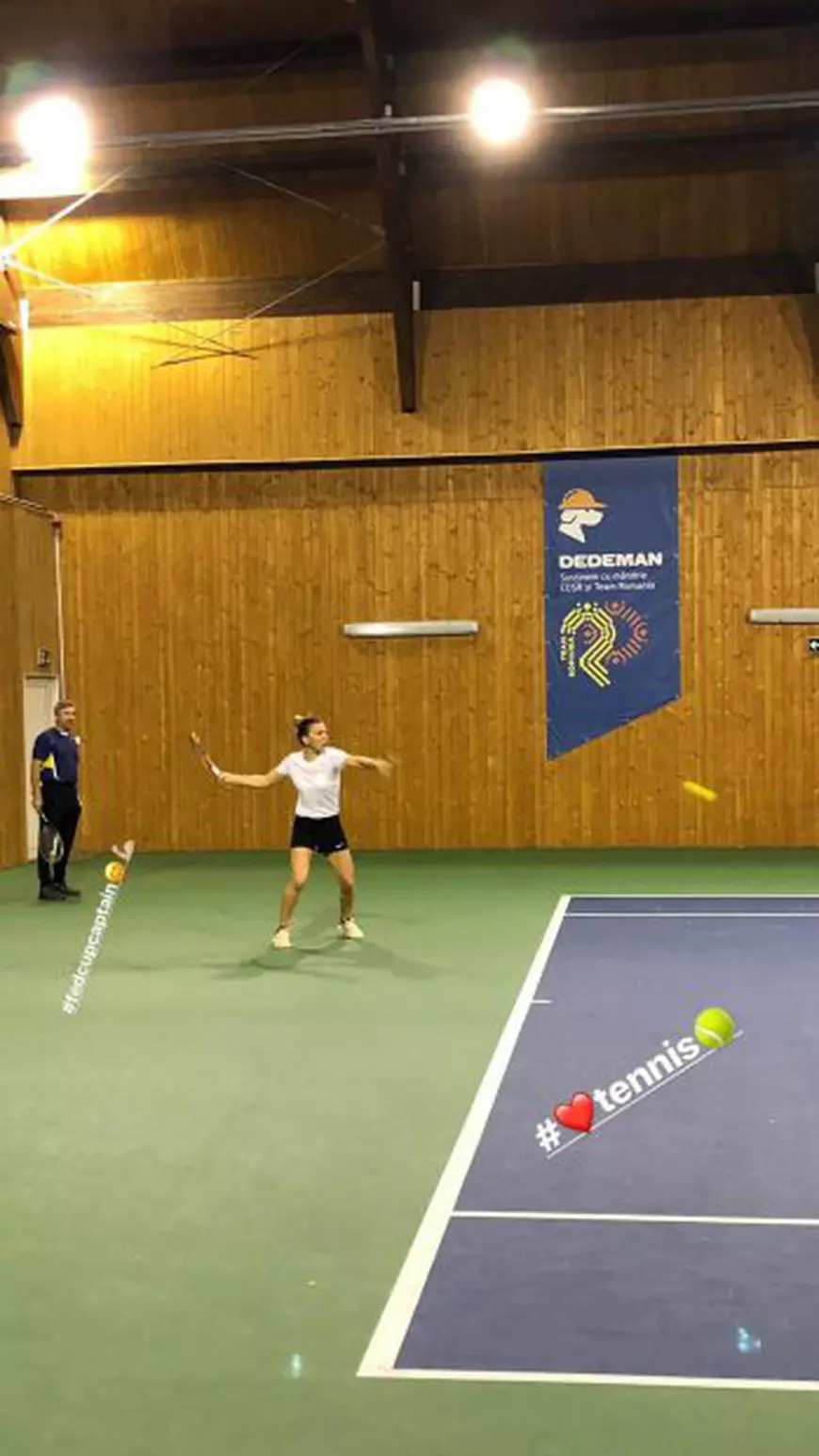 Simona Halep și-a găsit antrenor. Liderul WTA s-a întors la muncă și a înfruntat zăpada | VIDEO