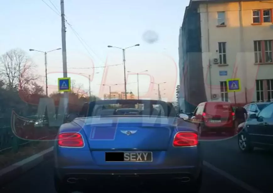 Fostul iubit al Biancăi Drăgușanu, britanicul Tristan Tate, a dat blonda pe-o brunetă. La plimbare romantică prin Ploiești