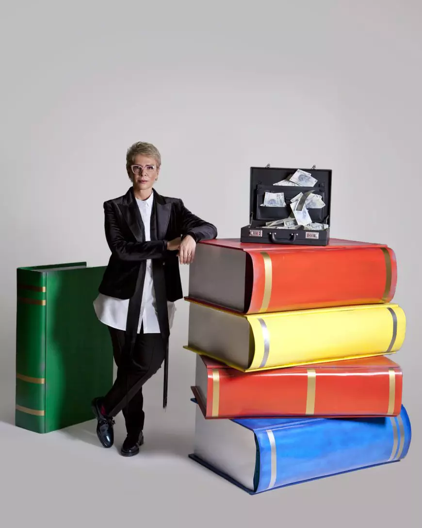 Teo are un salariu mare