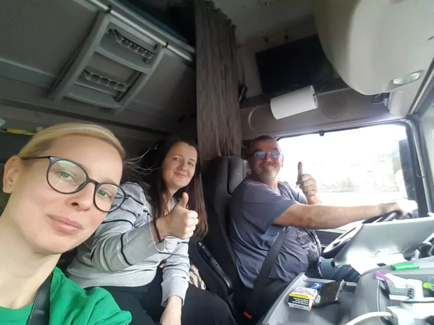 VIDEO / Crăciun româno-maghiar într-un TIR irlandez. O săptămână, trei țări, 1.350 de kilometri pe autostrăzi, 600 pe mare