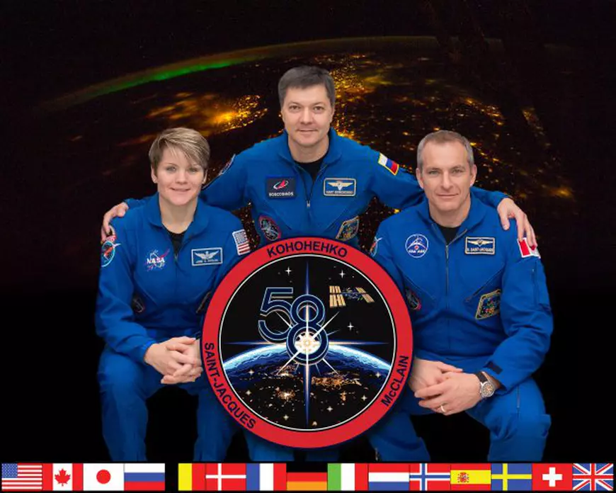 Anne McClain, Oleg Kononenko şi David Saint-Jacques sunt cei trei astronauţi, membri ai Expediţiei 58, care vor petrece Crăciunul la bordul Staţiei Spaţiale Internaţionale (foto: NASA)