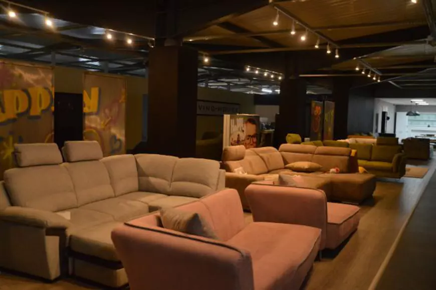 REPORTAJ EXCLUSIV / Averea lui George Țucudean, cel mai bogat fotbalist român. Bunicul său are 12 afaceri în Arad