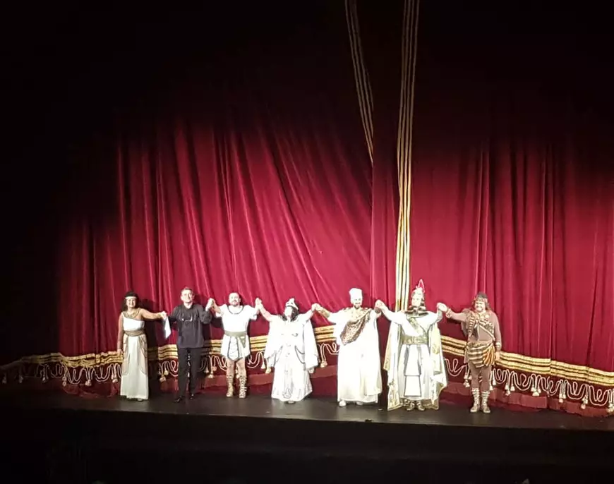 Solistul de muzică populară Dinu Iancu Sălăjanu a debutat pe scena Operei din București