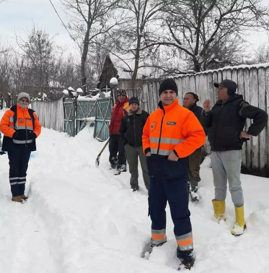 Cele mai bizare apeluri false primite de Ambulanța Vaslui. O familie a chemat salvarea imitând la telefon plânsul unui copil, pentru că tatăl voia să ajungă în oraș!