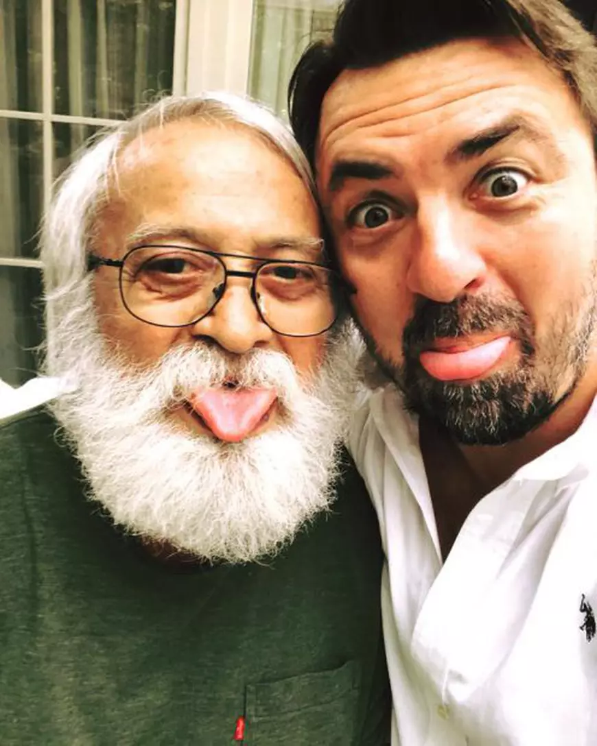 VIDEO/ Horia Brenciu se pregătește de Crăciun cu daruri multe pentru ce dragi. Are un adevărat ritual de împodobire a bradului