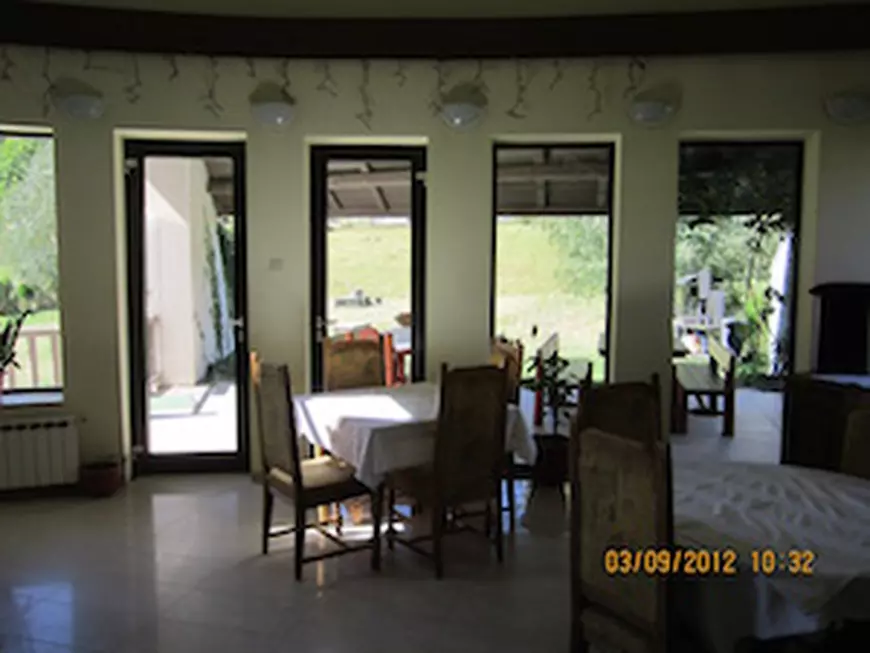 FOTO/ Alternative la Valea Prahovei, aproape de Bucureşti. Cazare la cramă, trasee de enduro sau turism balnear la Valea Doftanei, Cheia și Breaza