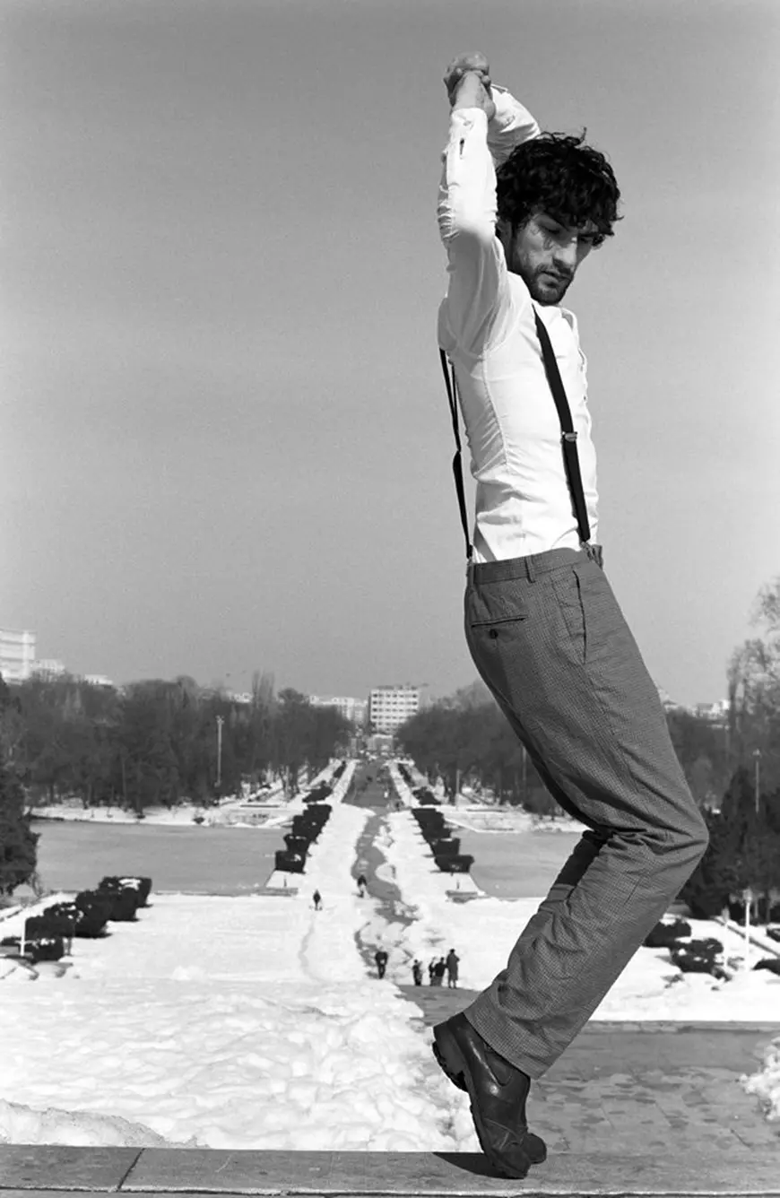 Corneliu Ulici cântă colinde la Turnul Ștefan din Baia Mare