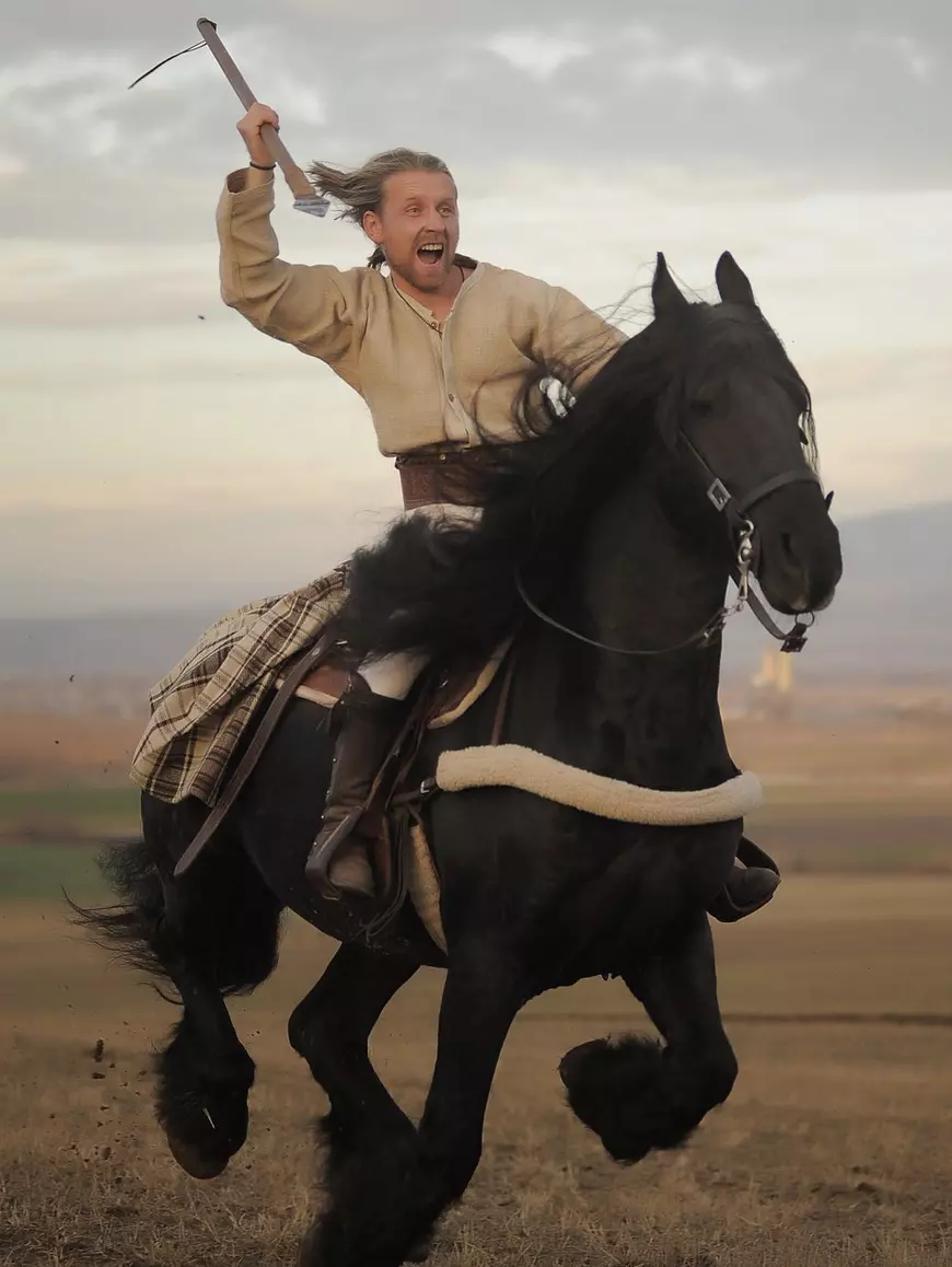 Dresor de cai şi cascador în filme de Hollywood. Ionuţ Căţean și-a transformat pasiunea într-o adevărată artă (FOTO)