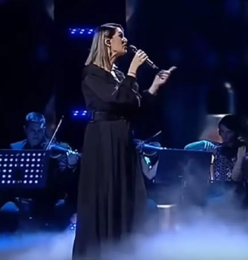 Feli Donose, prima apariție pe scenă după ce a născut