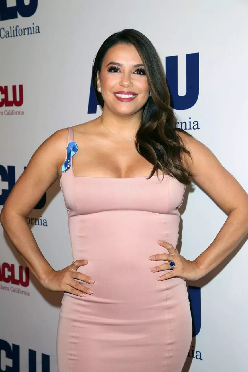 Cum arată Eva Longoria în costum de baie la 6 luni după ce a născut