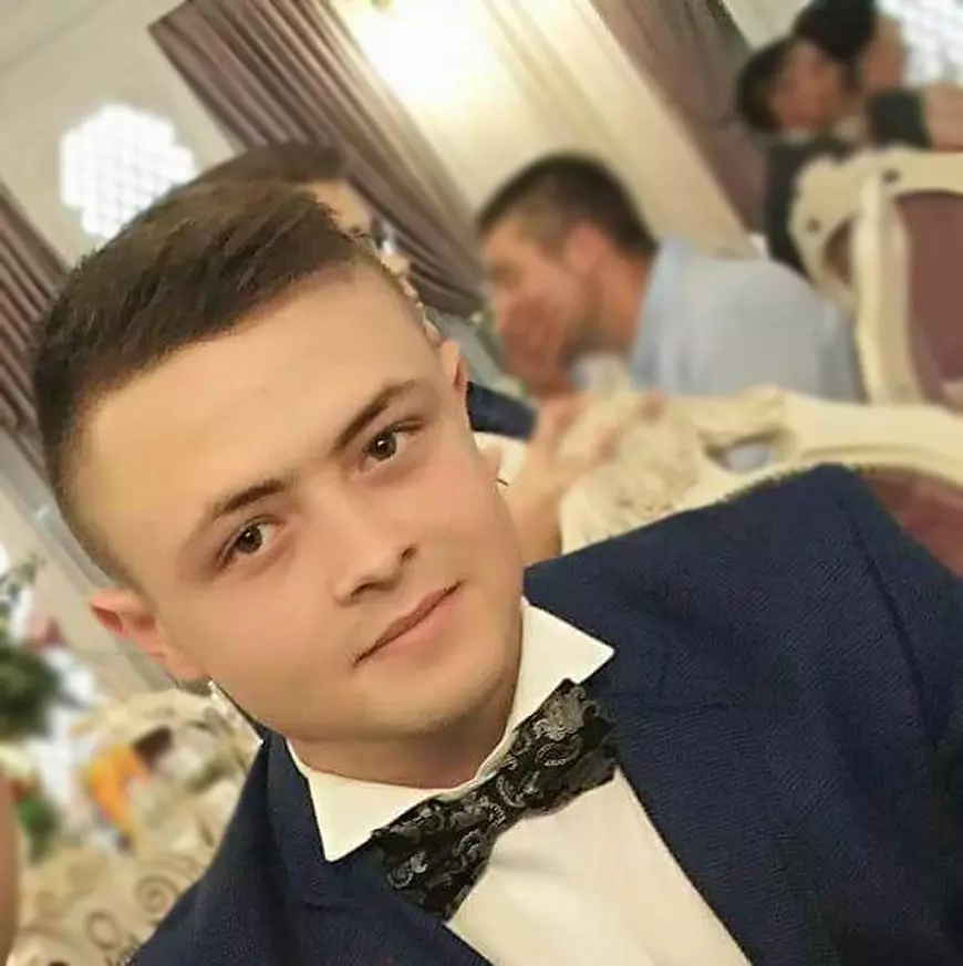 EXCLUSIV/ ”Poliția nu m-a căutat niciodată în trei ani!”. Libertatea l-a găsit în Anglia pe tânărul care a văzut cum comisarul a lovit-o pe Ana pe zebră. Șoferul-comisar s-a dus acasă la tatăl acestuia, și el martor, ca să-i influențeze! 