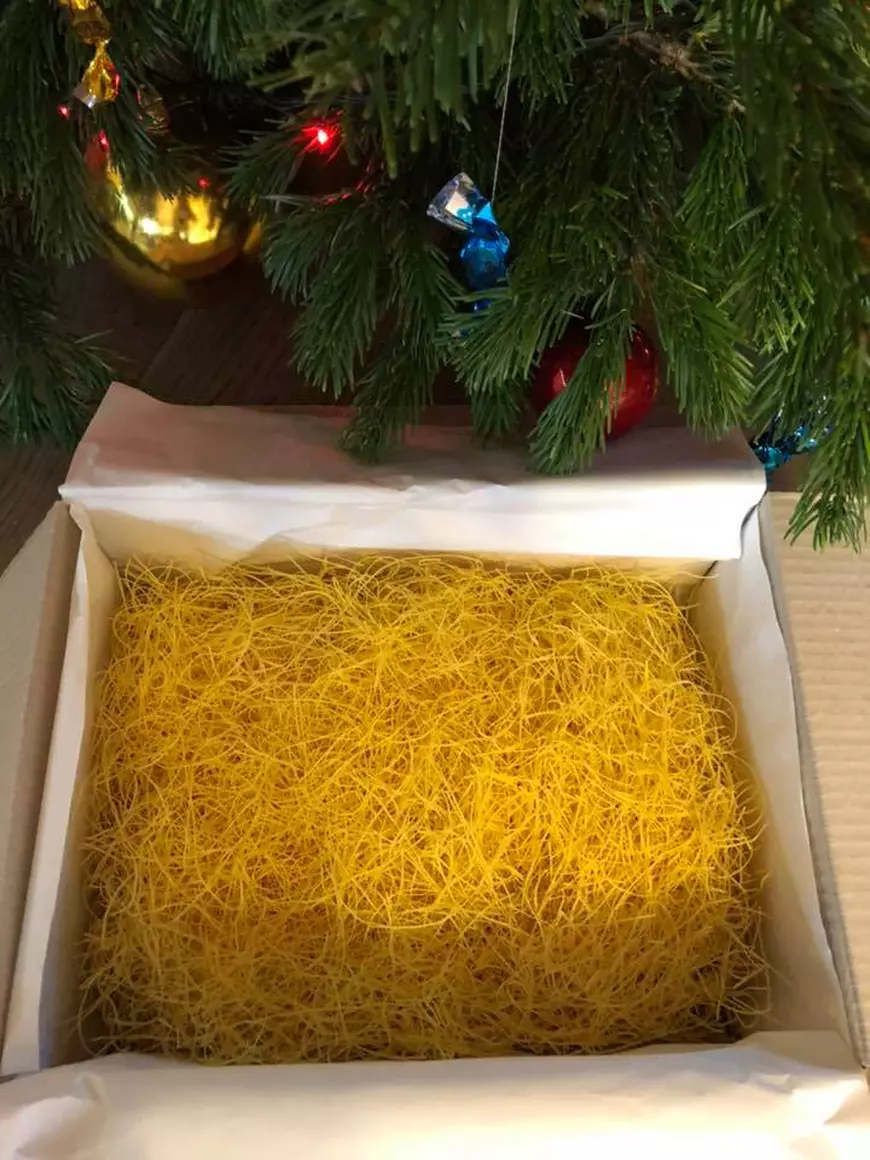 Cadou inedit pentru Mirela Vaida. Ce a primit la concertul lui Hoia Brenciu