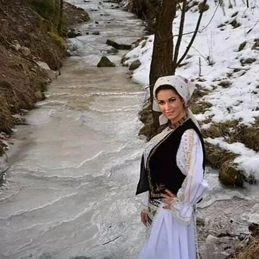 Una din rarele apariții ale Nicoletei Luciu din ultima vreme. "Ptiu, că faină muiere mai avem"