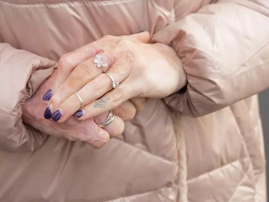 VIDEO/ Viața după Colectiv. Adina Apostol, supraviețuitoarea care a rămas în România să lupte! Mesaj puternic pentru români: „Un popor prost e mai ușor de condus. Mergeți la vot!”